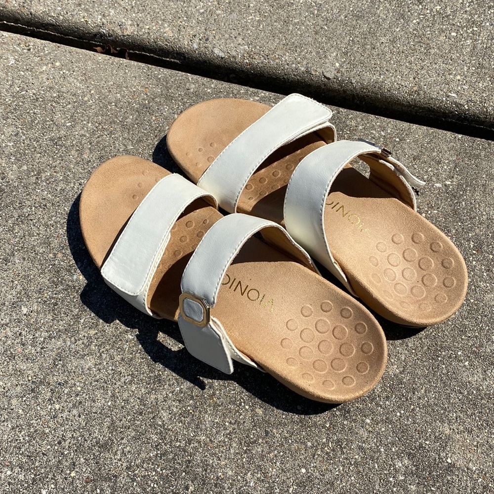Vionic. Camila 2 Strap Adjustable White Sandal Sz8 - image 1